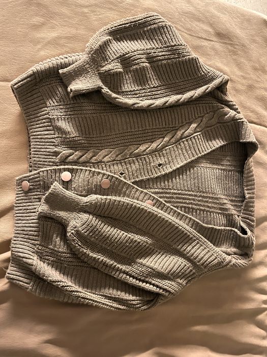 женская одежда .