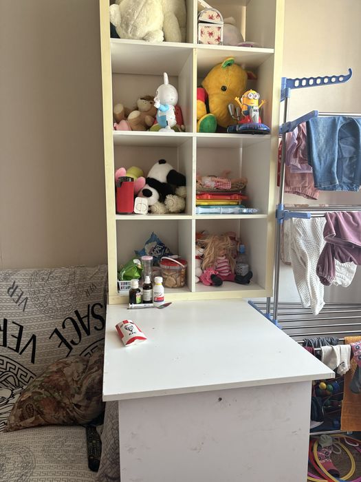 Комод и стол   Бу . Самовывоз с Валиханова