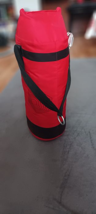 Боксова круша и ръкавици