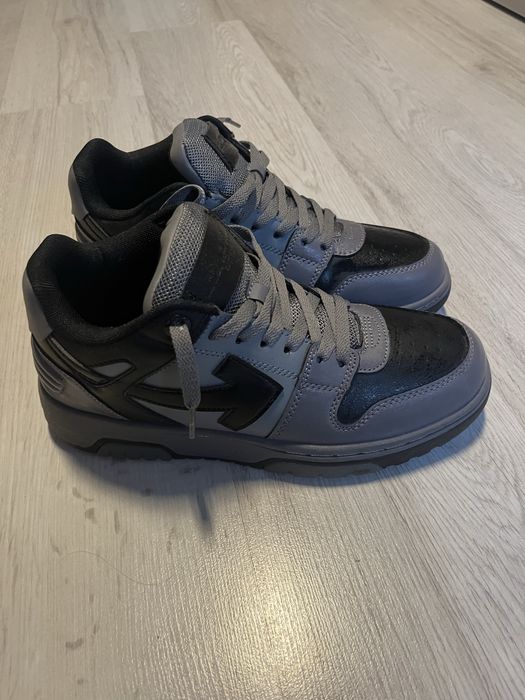 Обувки off-white