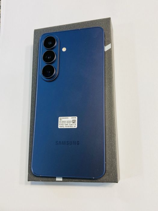 Samsung S26 • 256 GB • NOU • 100% Bateria • 0 incarcari • 0 minute • Garantie