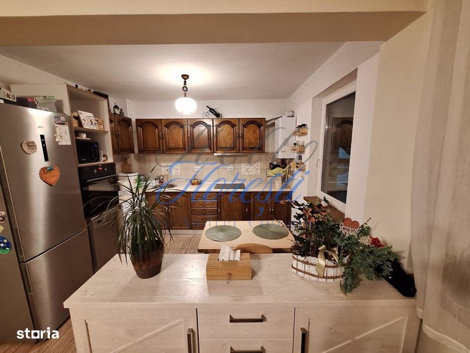 Apartament 3 camere 67mp + 77mp Gradina+ Parcare, Zona Tineretului