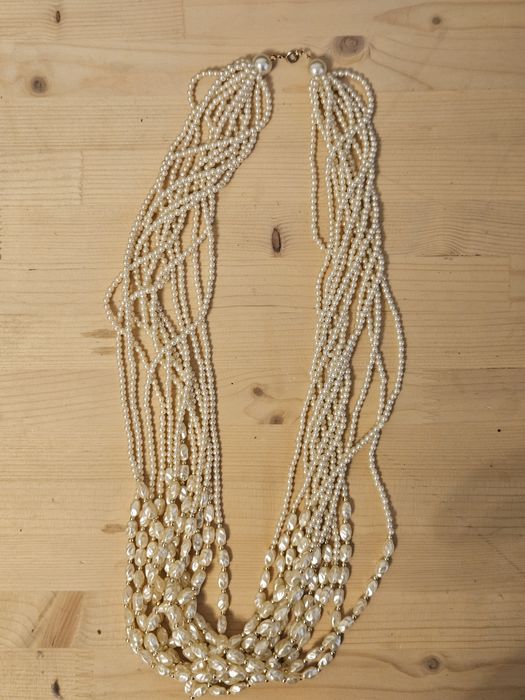 Lot doua coliere, siraguri, perle artificiale