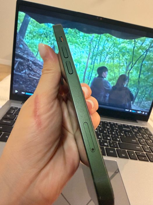 Продам айфон 13 мини зеленый