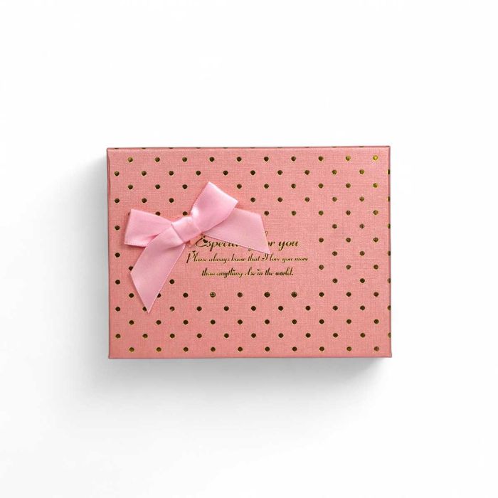 Подаръчна кутия с ароматни рози и плюшено мече „I LOVE YOU“