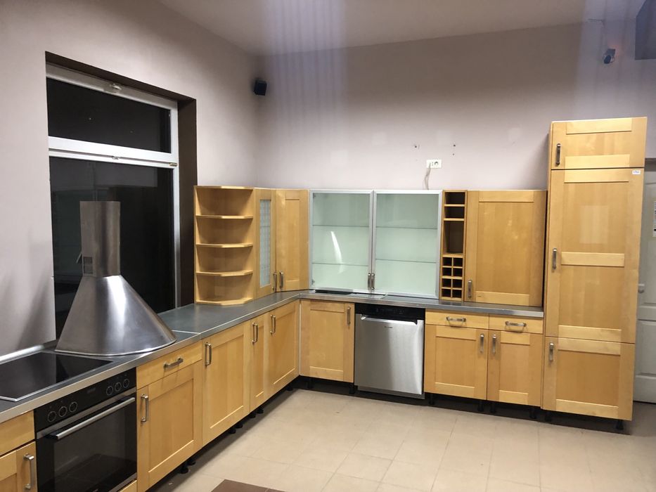 bucatarie lemn masiv  cu electrocasnice incluse