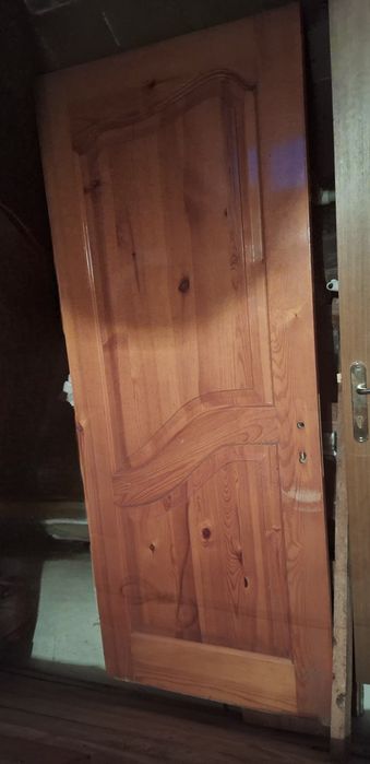 Продам входную дверь