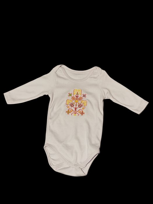 Български носии и бродерия