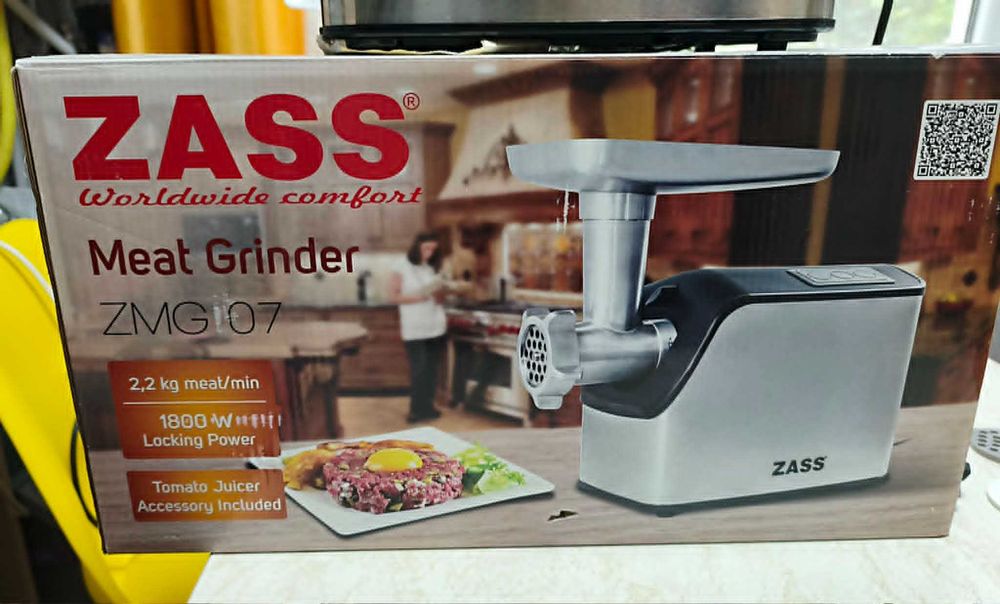 Masina de tocat carne Zass ZMG 07 functie Reverse, 1.8 kg/min, 1800 W, accesoriu suc rosii