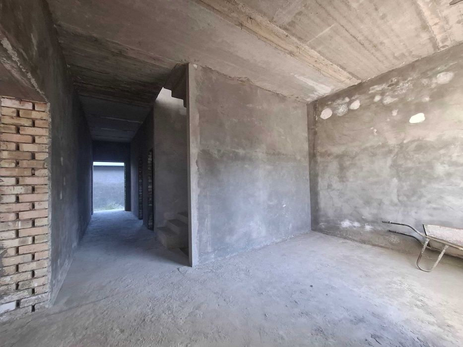 Продаётся трёхуровневая коробка в элитной махале