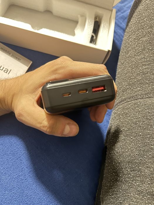 20,000 mAh преносима батерия