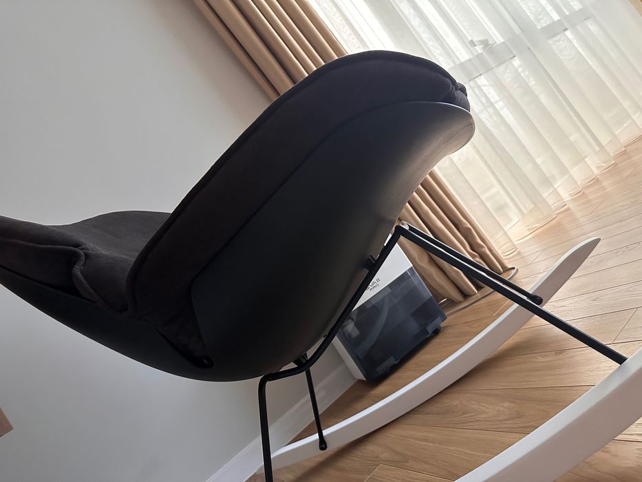 Луксозен дизайнерски люлеещ стол