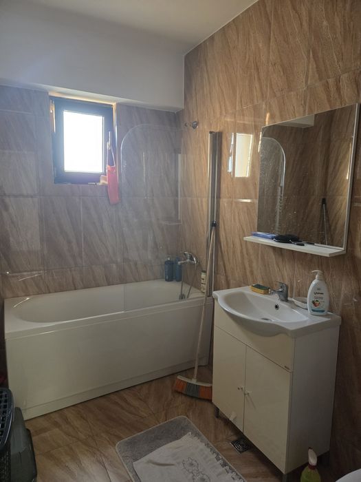 Închiriere apartament 3 camere – Bascov, lângă Pitești