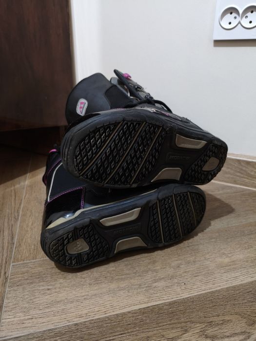 Ботинки для сноуборда (женские, 36 размер)