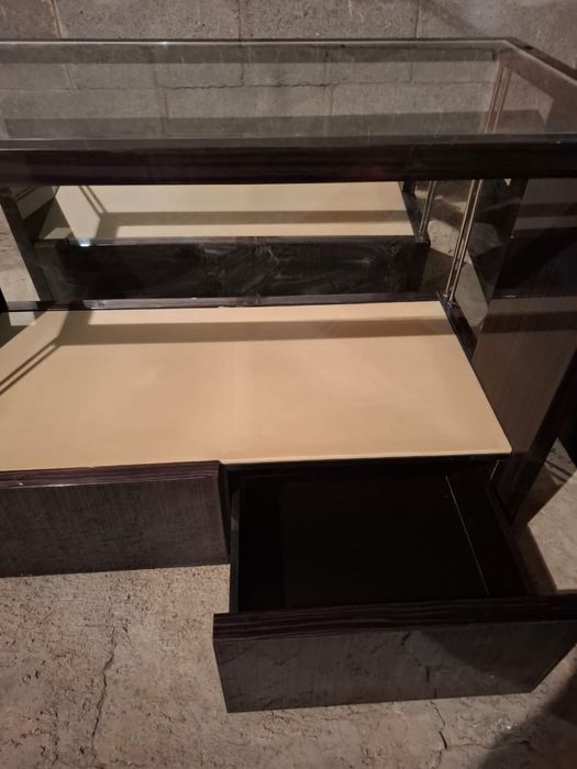 Комод, и витражи