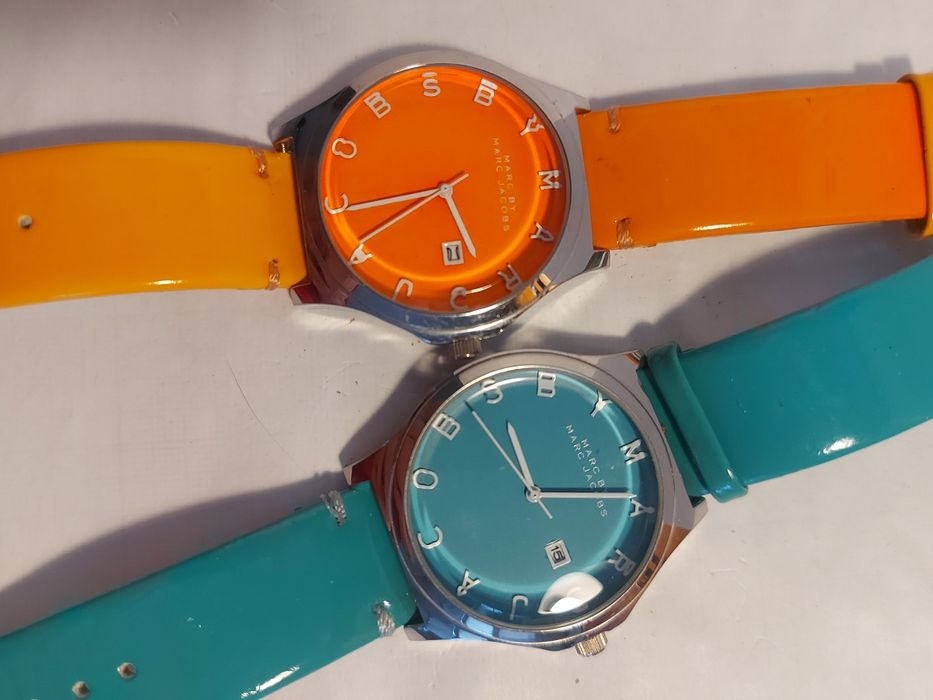 Часы наручные кварцевые.