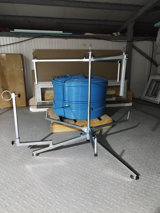 Стойка за развиване на тръби за водно подово отопление