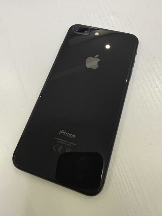 iPhone 8 plus 128gb black