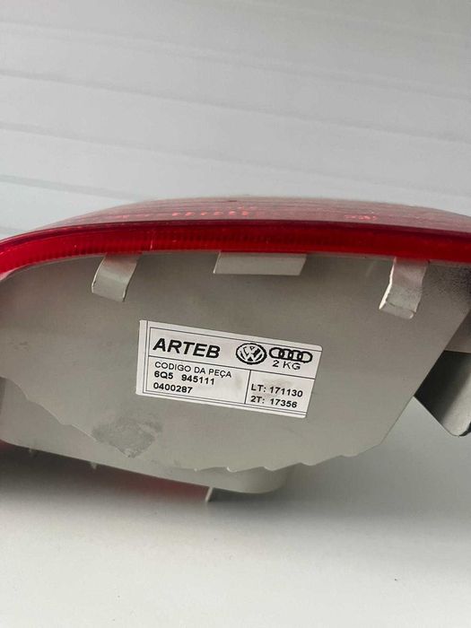 Stop spate stanga (tripla) Volkswagen Polo Sedan (2001–2005)