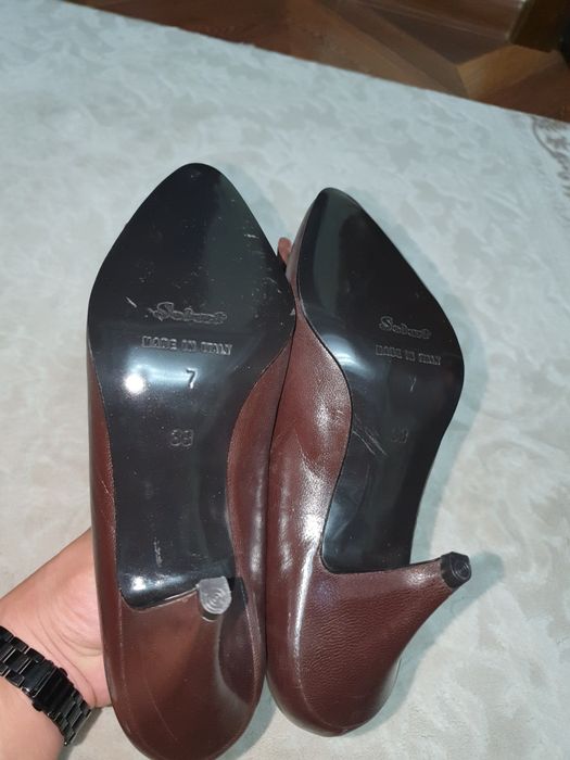 Продаются женские туфли