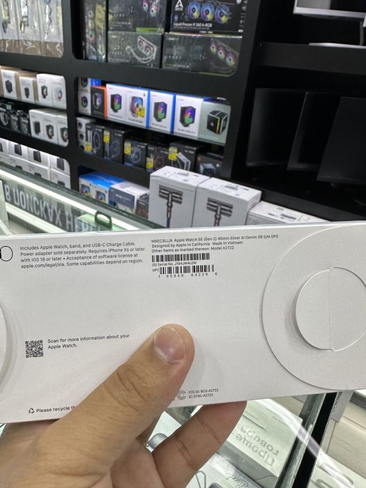 Apple watch se 2 40 mm  dastafka ham mavjud 208$