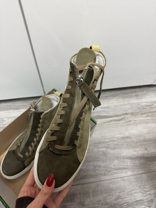 Кожени зелени кецове