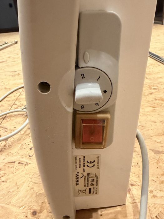 Стенен конвектор Tesy 2.5 kW