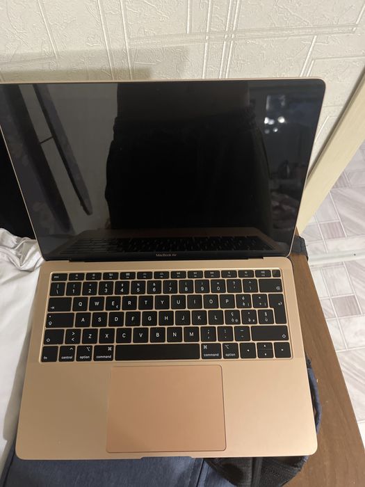 Macbook 2019 i5