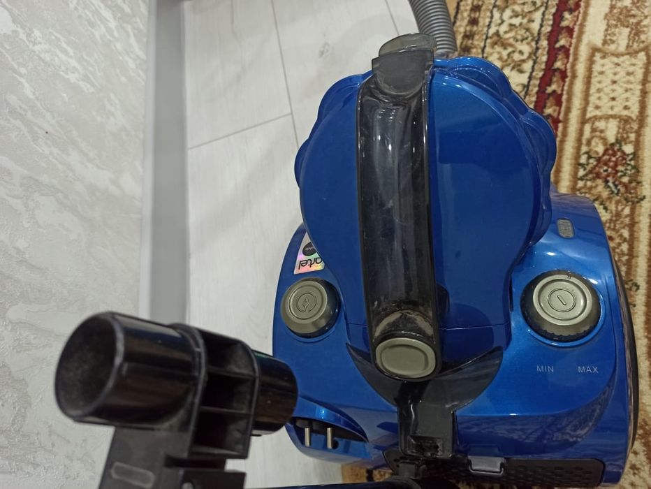 Продам пылесос Artel