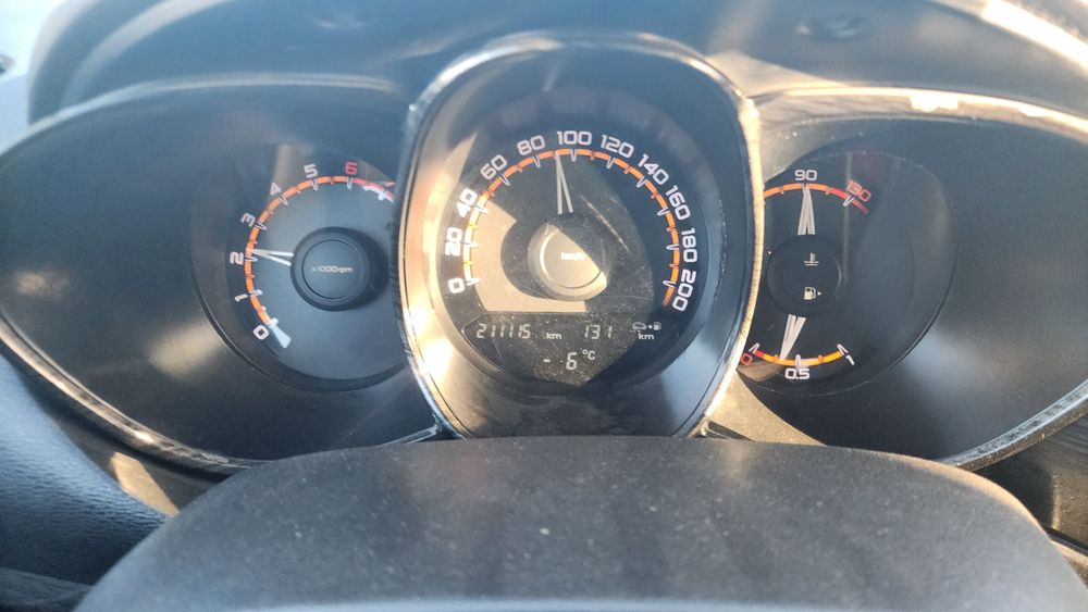 Lada Vesta 1.8 mexanika sotiladi