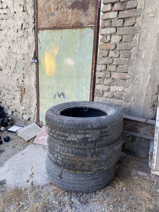 продается шина от каптива 3 штук