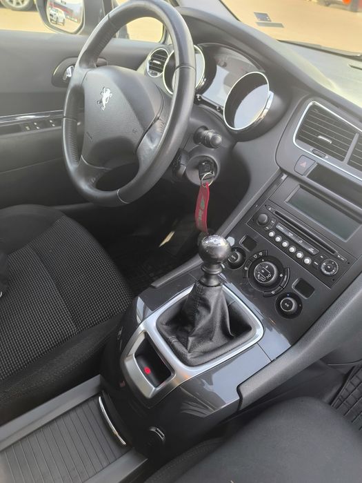 Пежо 5008 бензин