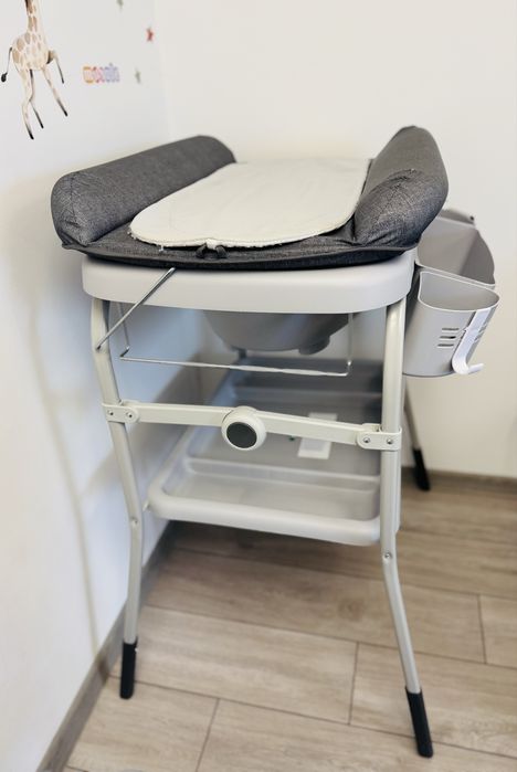 Cădiță cu masă de înfășat Chicco Graphite Melange 0 luni+