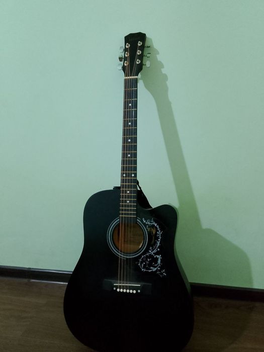 Гитара сатылады  состояние жаксы жакнда алдым