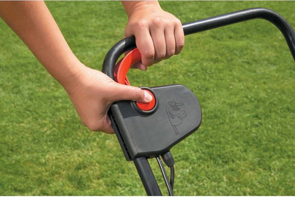 Masina de tuns iarba BLACK+DECKER GD300, 600W