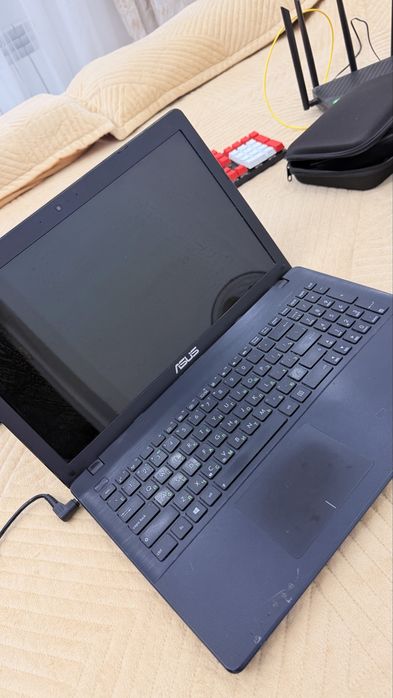 Ноутбук ASUS X550C