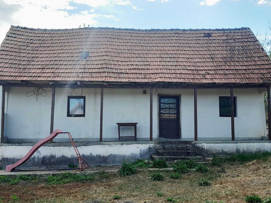 Vând casă la sat Rădmănești