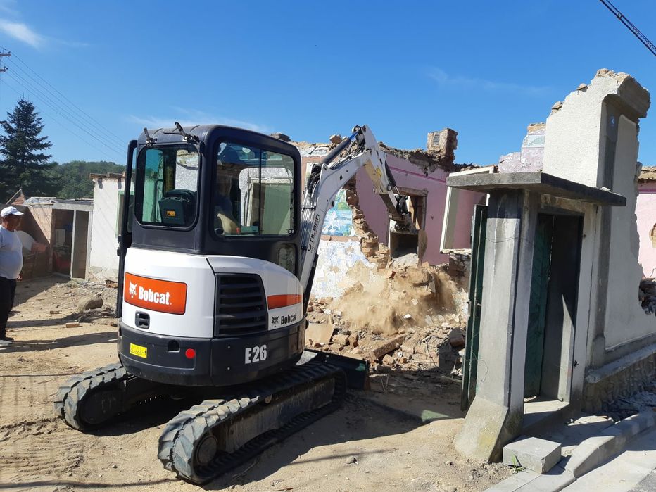 Inchirieri utilaje, bobcat, buldoexcavator, excavator buldo demolari