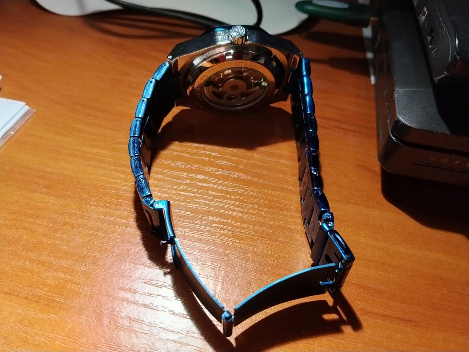 Автоматичен часовник тип скелетон в син цвят