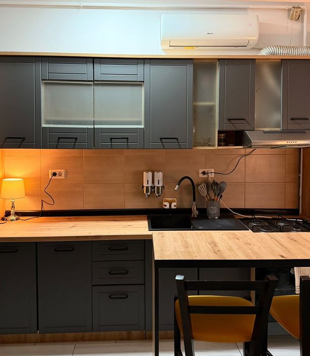 Inchiriez garsoniera ,apartament Militari Residence. Str. Tineretului