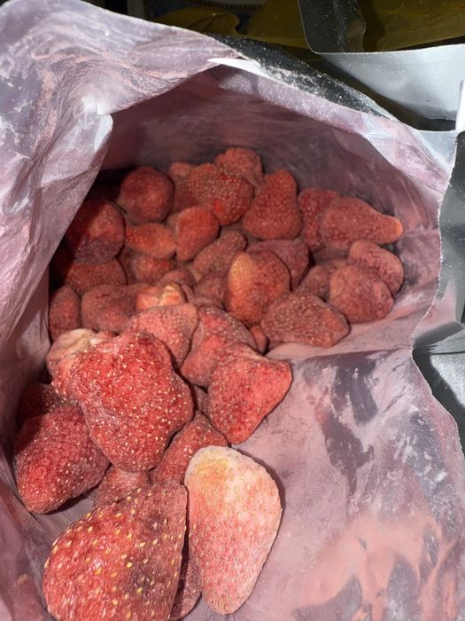 Сублимированные клубника и мороженое