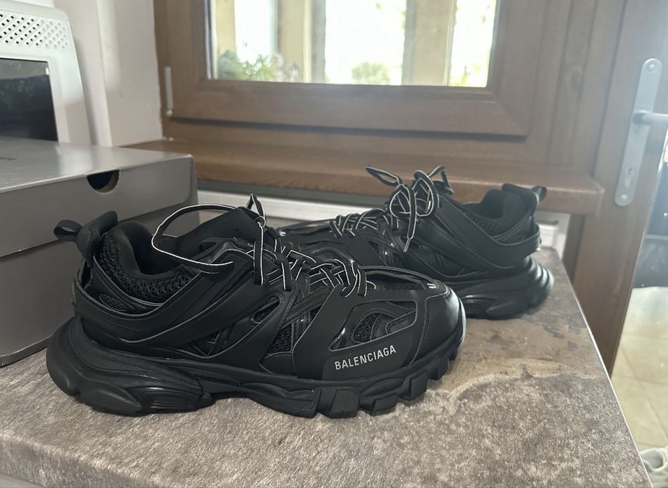 Balenciaga track