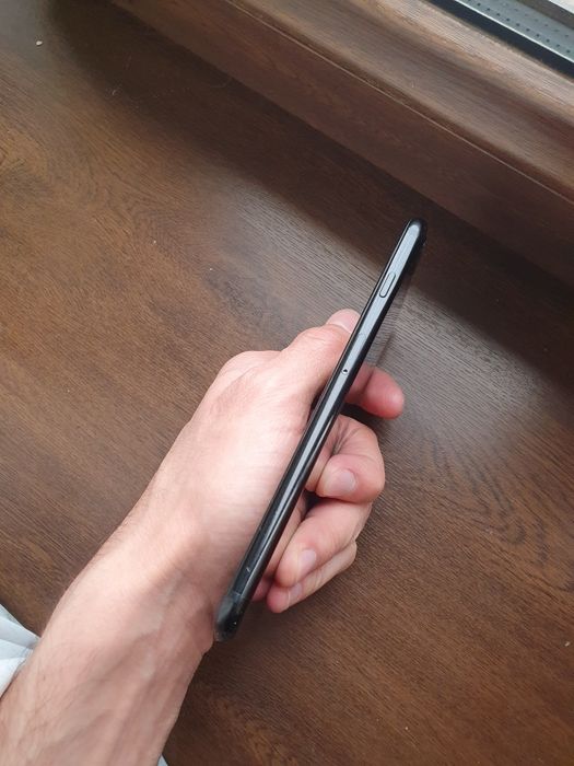 IPhone 7 Plus 128Gb продам