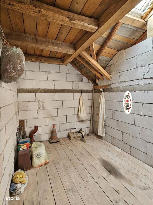 Casa spatioasa cu 2 apartamente zona Lupeni - Sibiu