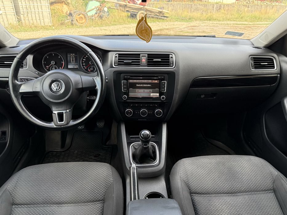 Vând Volkswagen Jetta // 2015