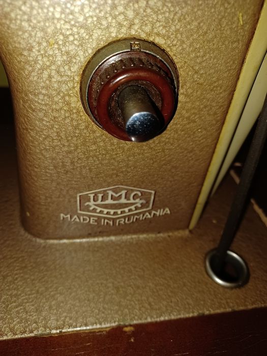 Vand Masa masina cusut Ileana UMC vintage