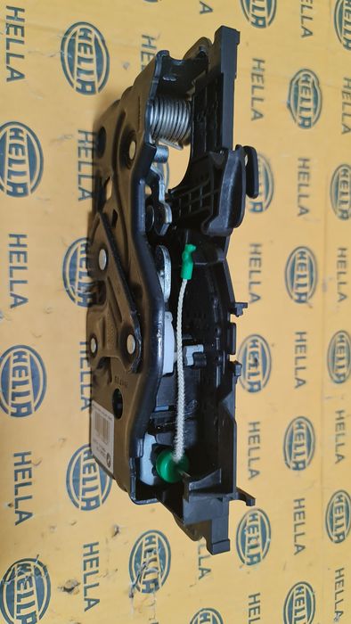 Mecanism broasca portbagaj BMW 1 F40 X1 F48 X3 G01 X4 G02 X5 G05 X6 G06 X7 G07  3 G21 5 G31 7357112