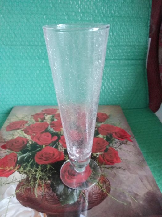 Cupa din sticla semimata, noua in cutie