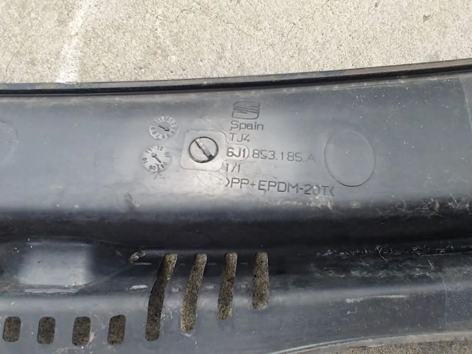 grila stergator seat ibiza 6j 6j1853185a