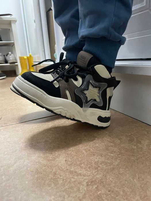 Демисезонные кроссовки kapika